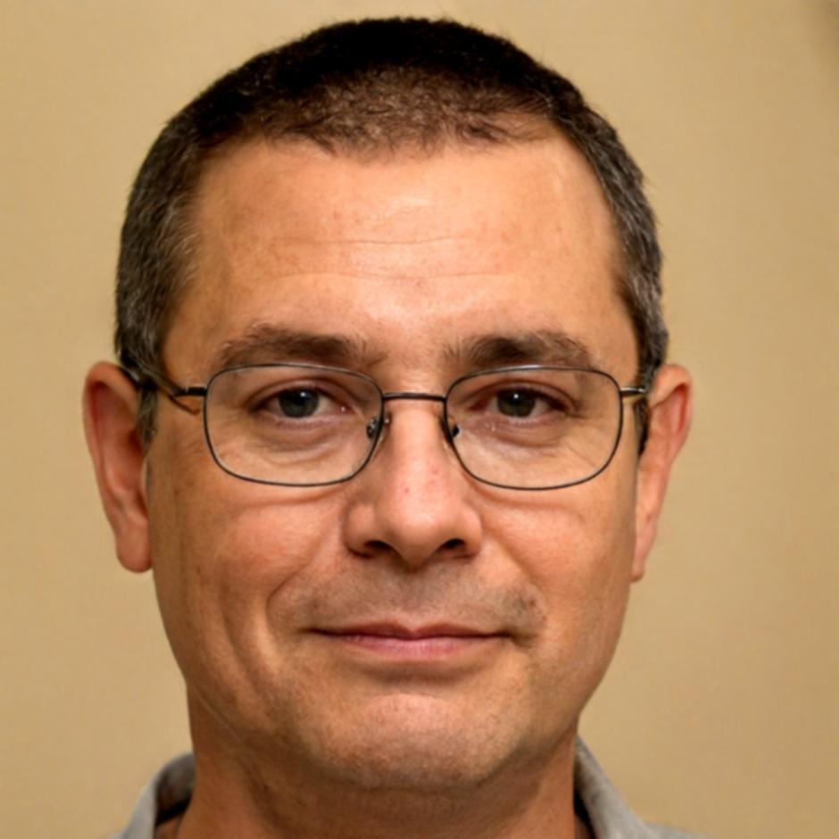 Retrato de Teodomiro Salguero, consultor en gestión de deudas